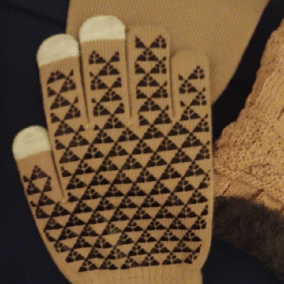 #109!Cozy Tan and Brown Knit Hat Set - Picture 2 of 9